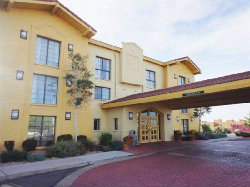 La Quinta Inn by Wyndham Santa Fe Bagian luar foto